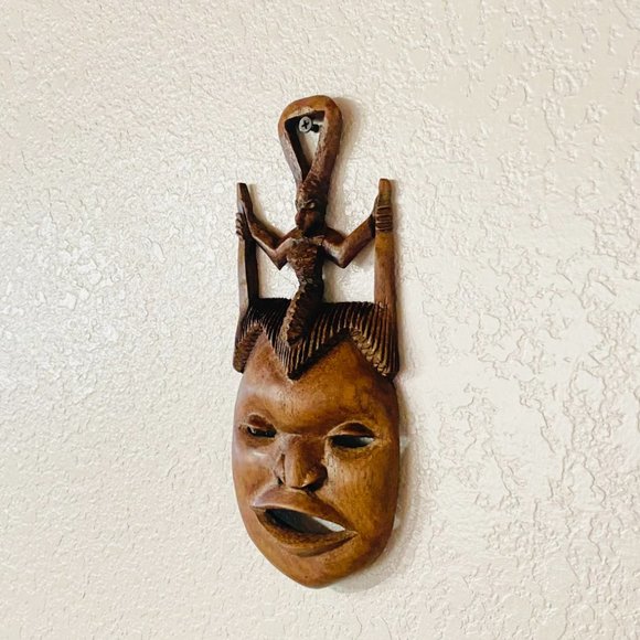 Authentic AFRICART Guro Mask with horns and Seated Divinity 10" Made in Malawi. - Picture 4 of 16